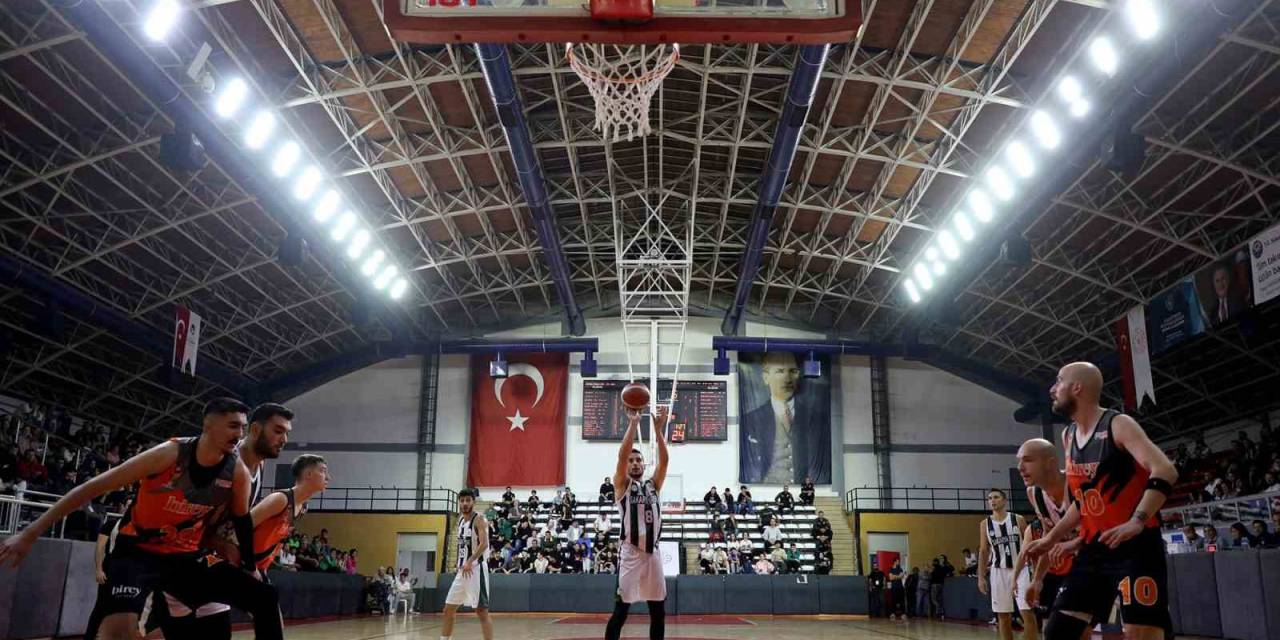 Sakarya Büyükşehir Basket İkinci Yarıya Galibiyetle Başladı: 71-91