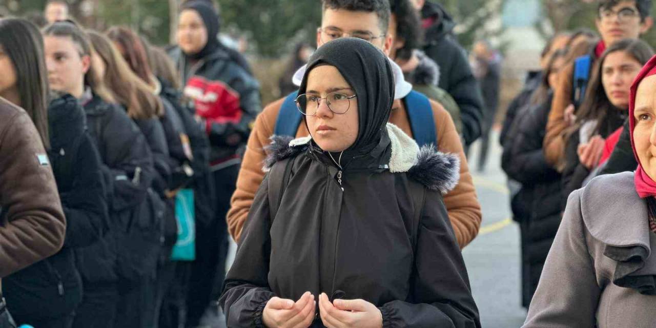 Çorum’daki Okullarda Şehitler İçin Saygı Duruşu