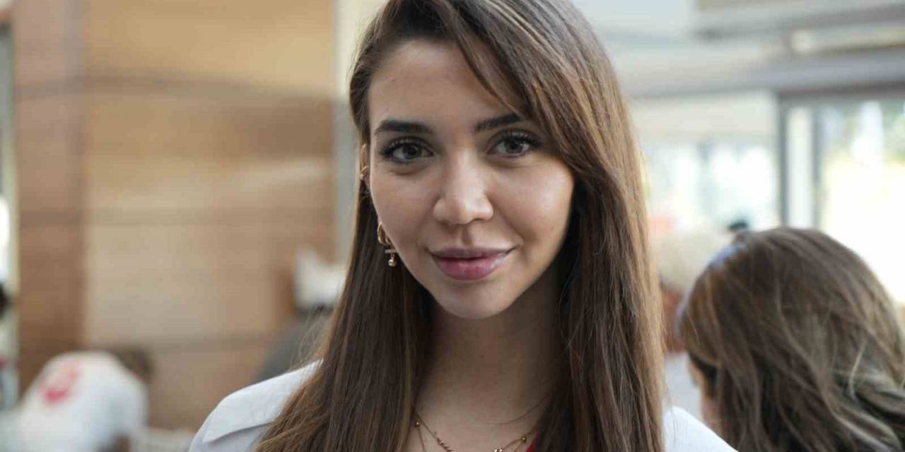 Hastane Lobisinde Hayır Çarşısı