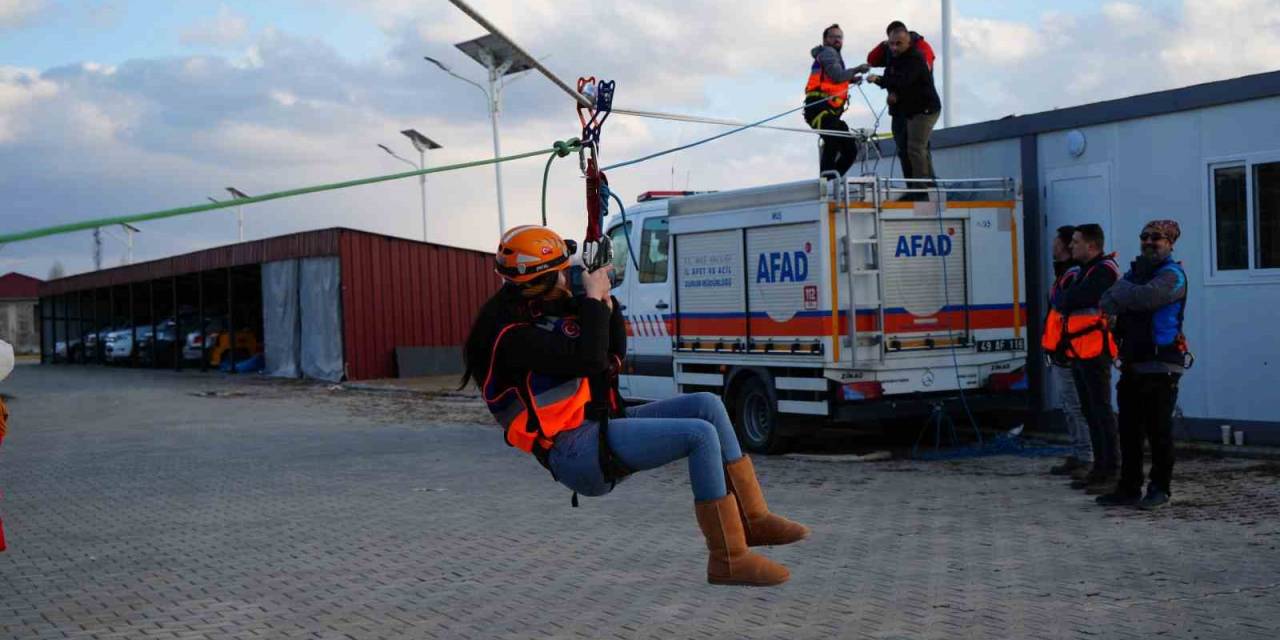 Afad Gönüllülerine Arama Kurtarma Eğitimi Verdi