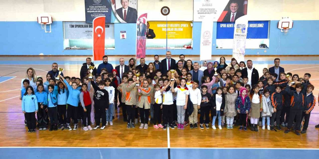 Spor Kenti Karacabey’de ’geleneksel Çocuk Oyunları’ Gerçekleşti