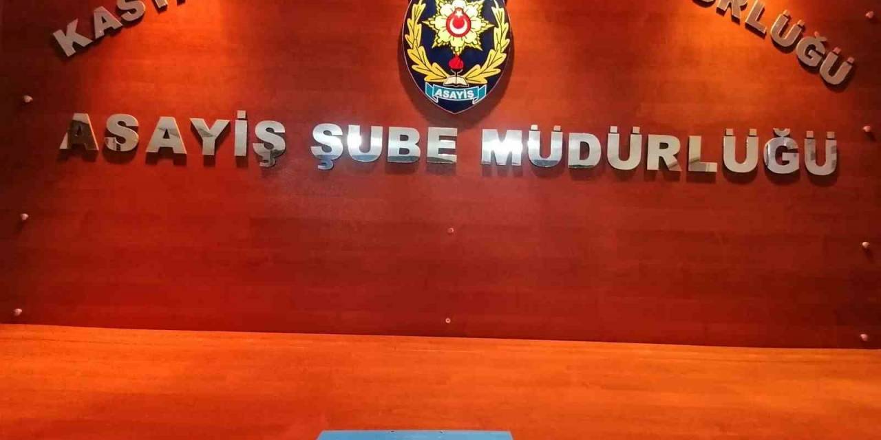 Polisin ‘Dur’ İhtarına Uymayarak Kaçan Araçta Uyuşturucu Ele Geçirildi