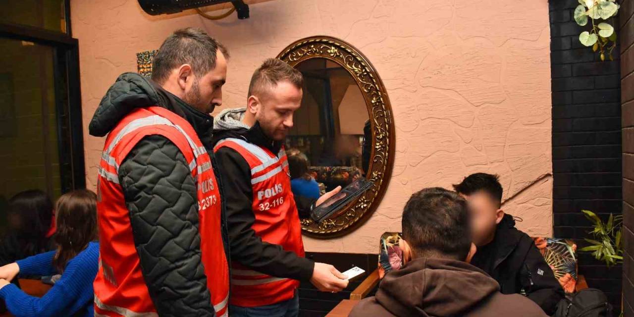 Isparta’da 4 Kişiye 25 Bin 700 Tl Kumar Cezası