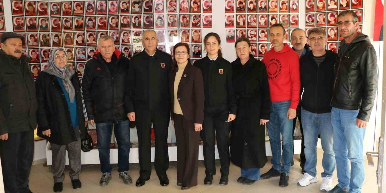 Edirne Jandarma Komutanı Büber Şehit Aileleriyle Bir Araya Geldi