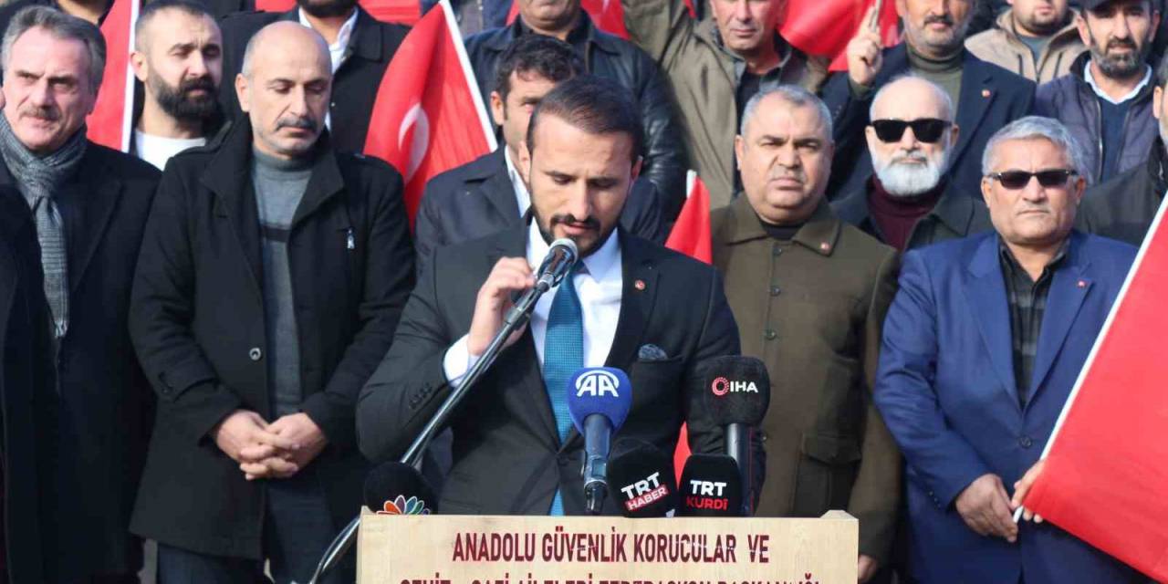 Siirt’te Vatandaşlar Terörü Lanetledi