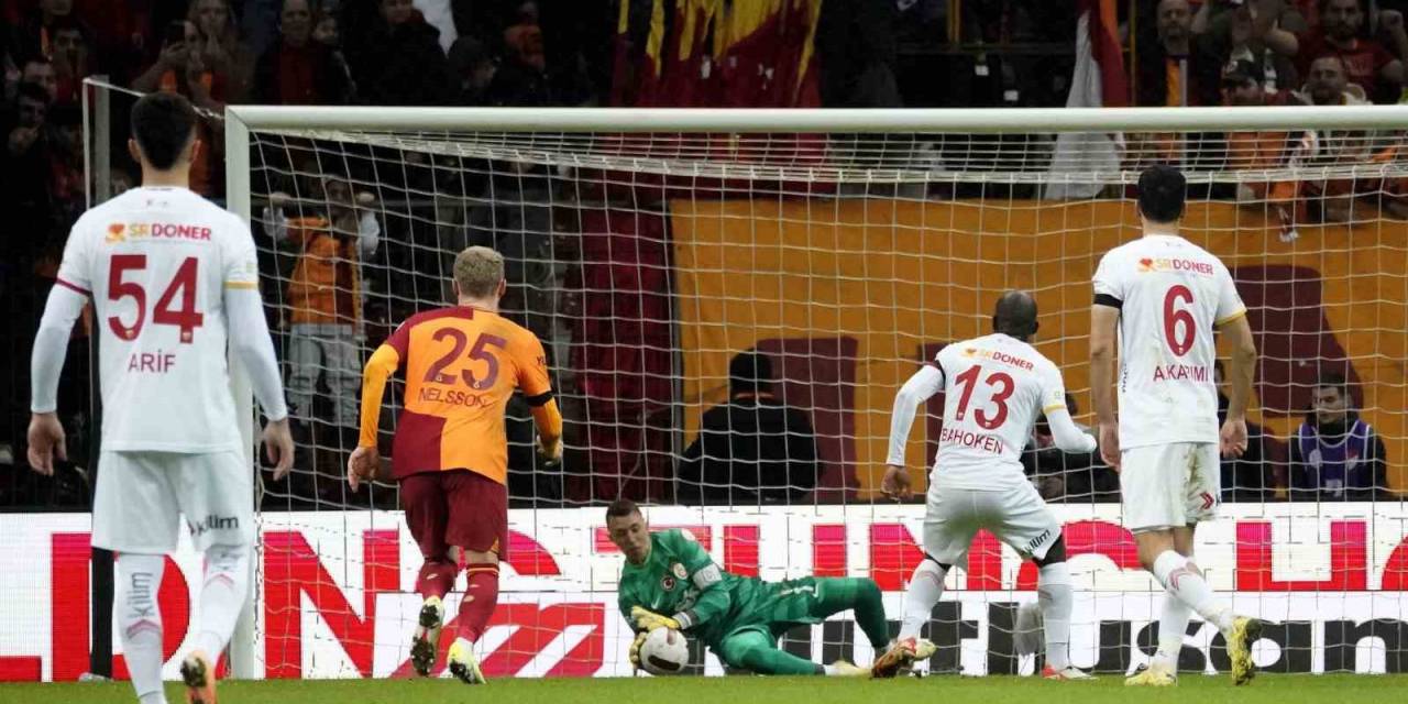 Fernando Muslera Penaltı Kurtardı