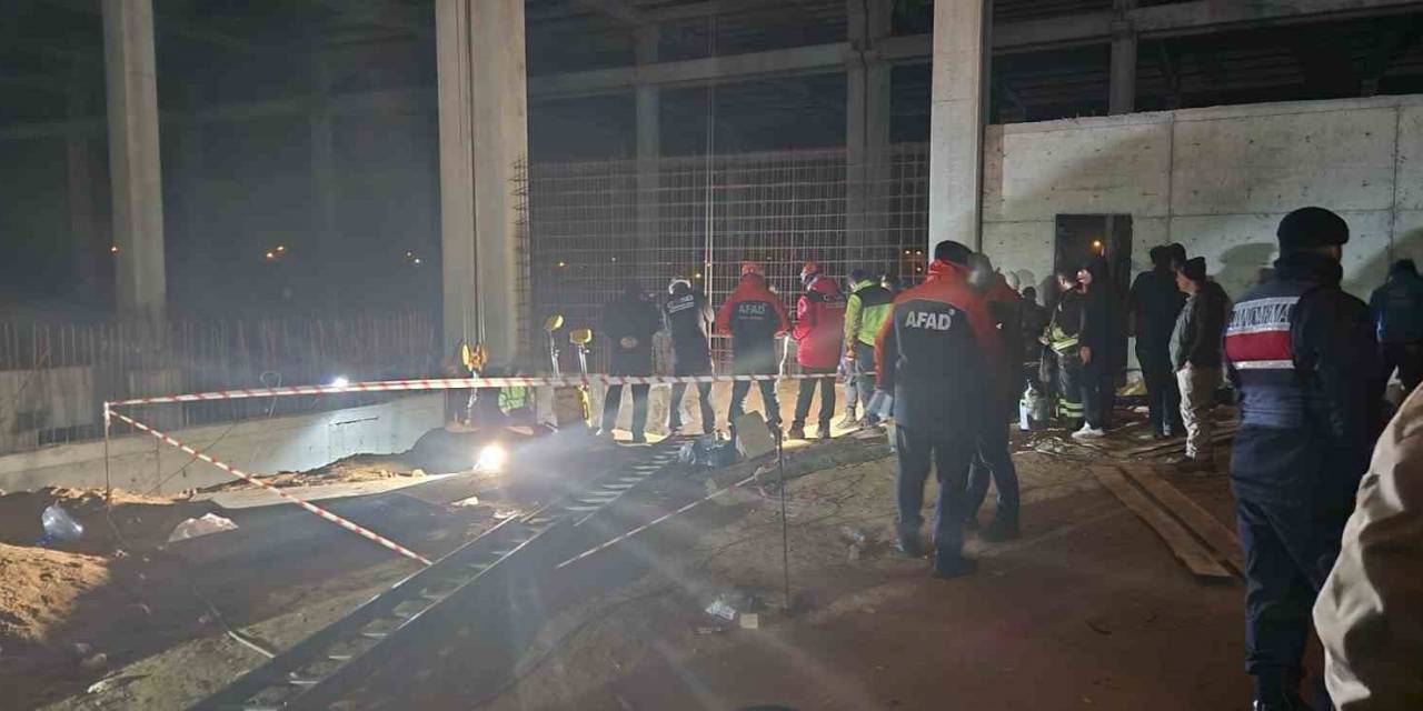 Tekirdağ’da Fabrika İnşaatında Göçük: 2 İşçi Toprak Altında Kaldı