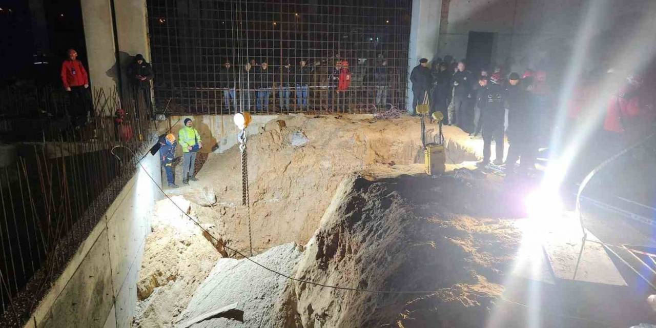 Toprak Altında Kalan İşçiler İçin Umutlu Bekleyiş