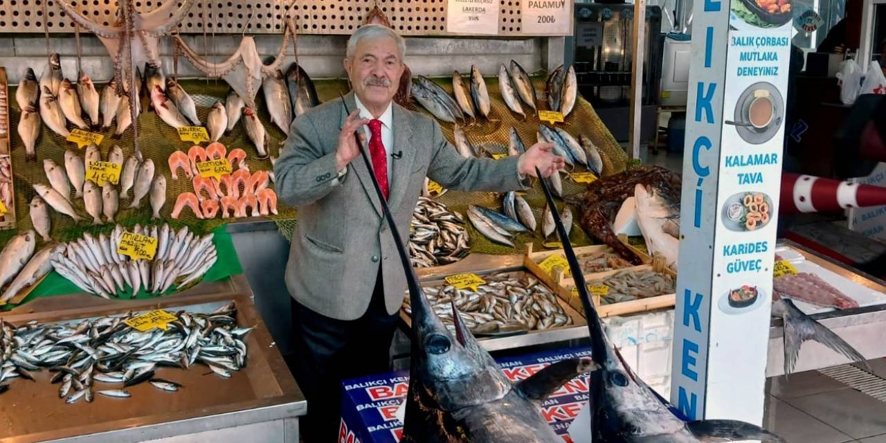 Marmara Denizi’nde Dev Kılıç Balıkları Ağlara Takıldı