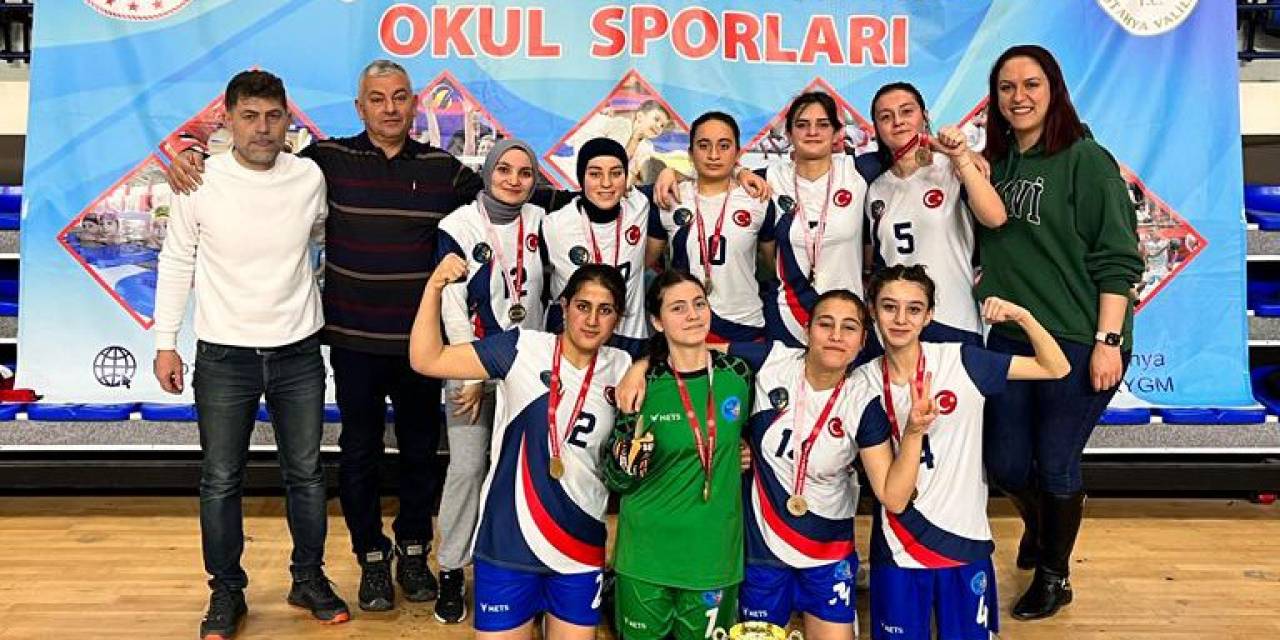 Pazarlar Spor Lisesinin Futsal İl Finallerinde Büyük Başarısı