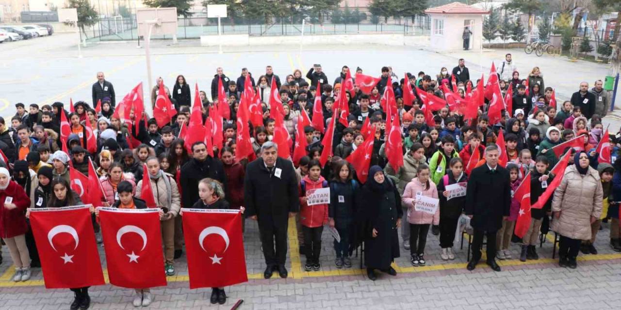 Şehitler İçin Saygı Duruşun Bulunuldu