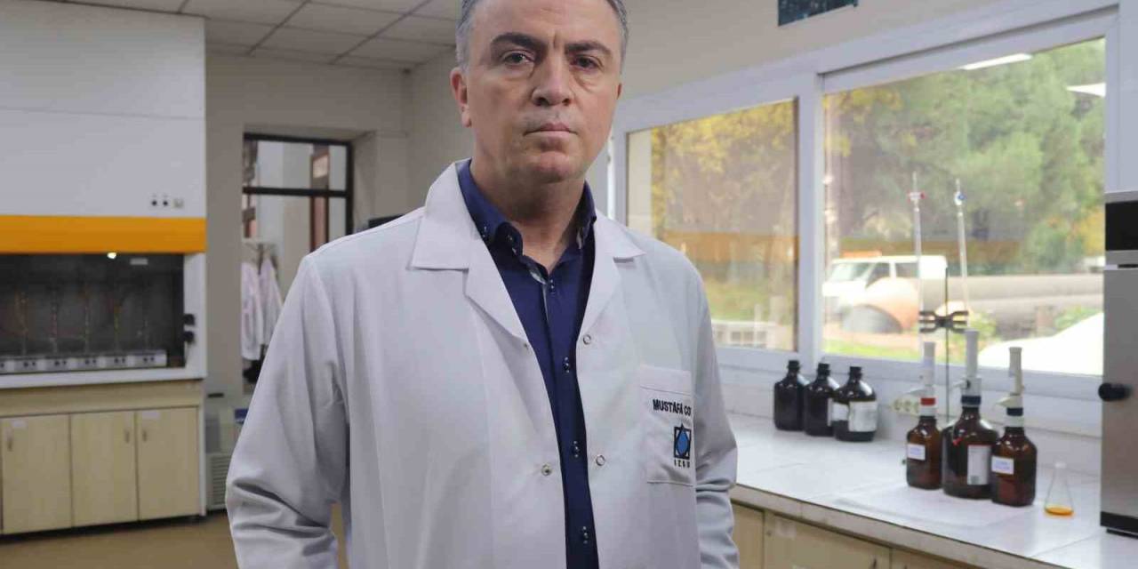 İzsu, İzmir’in Su Kalitesini Akredite Laboratuvarında Test Ediyor