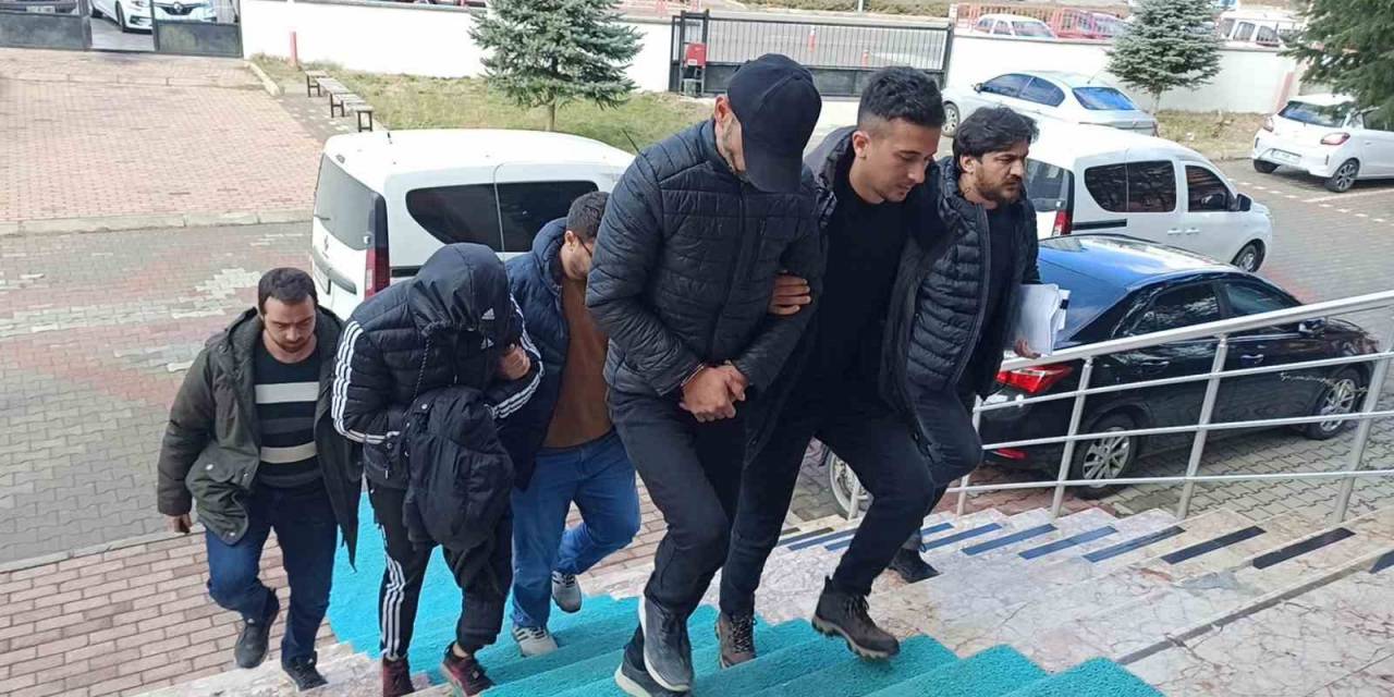 Konya’da Evden Hırsızlık Şüphelileri Yakalandı