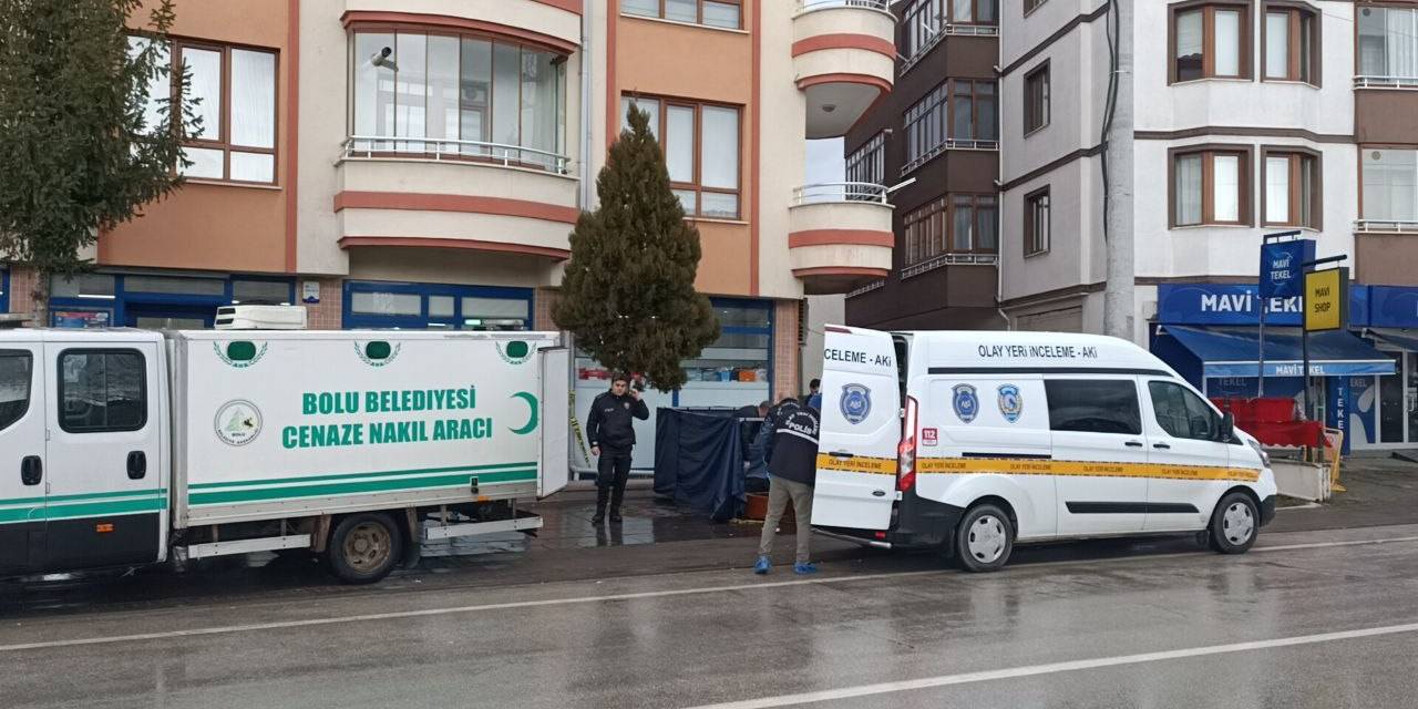 Bolu’da Hava Almak İçin Çıktığı Balkondan Düşen 91 Yaşındaki Adam Hayatını Kaybetti