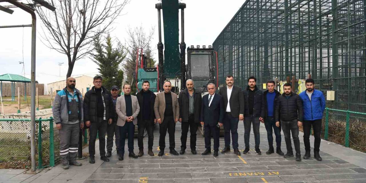 Büyükşehir, Hayvanat Bahçesinde Temizlik Ve Tadilat Çalışmalarına Başladı