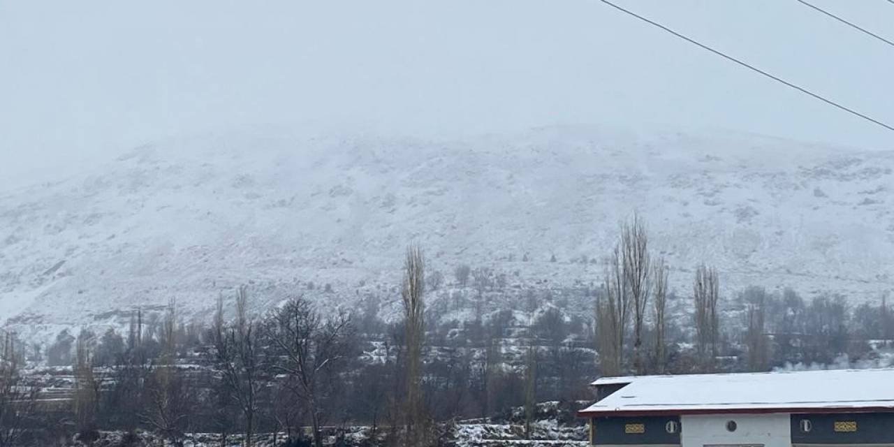 Çelikhan İlçesinde Kar Yağışı Başladı