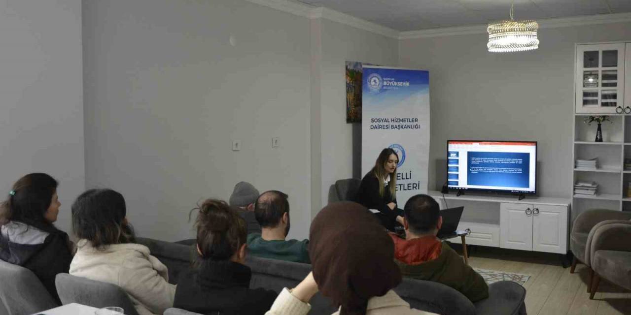 Engelli Bireylerin Ailelerine Seminer