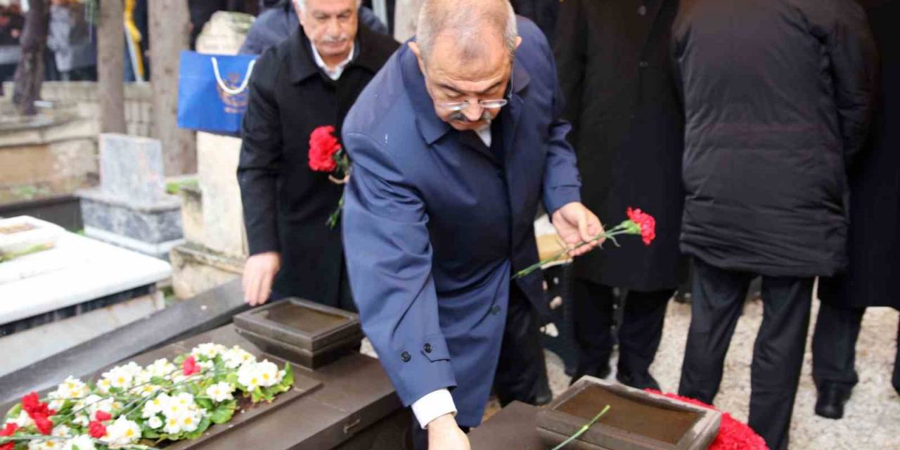 Sanko’nun Kurucusu Sani Konukoğlu, Mezarı Başında Anıldı