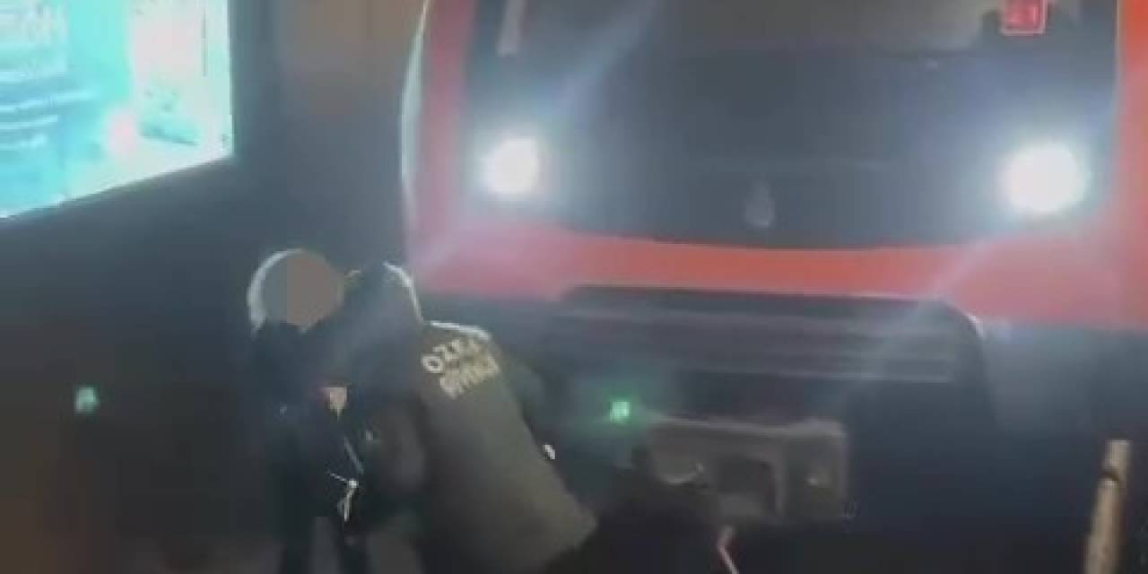 Metroda Raylara Atladı, Kendisini Arayan Güvenliğe ‘Ölmek İstiyorum’ Dedi