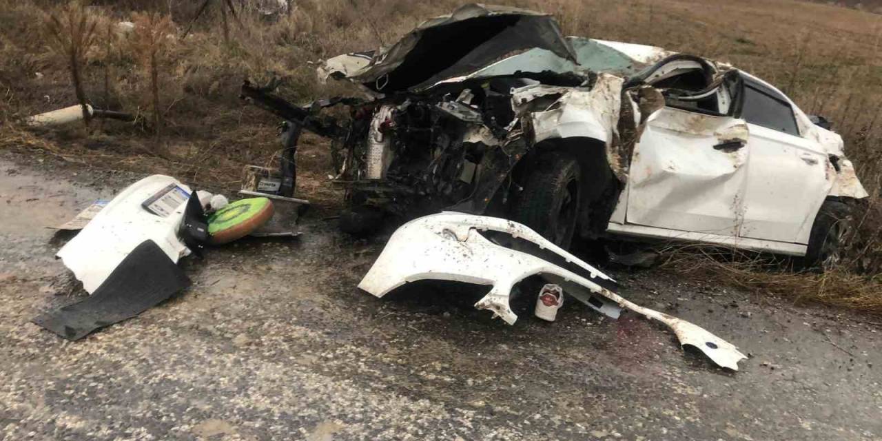 15 Yaşındaki Ehliyetsiz Sürücü Şarampole Devrilen Araçta Can Verdi