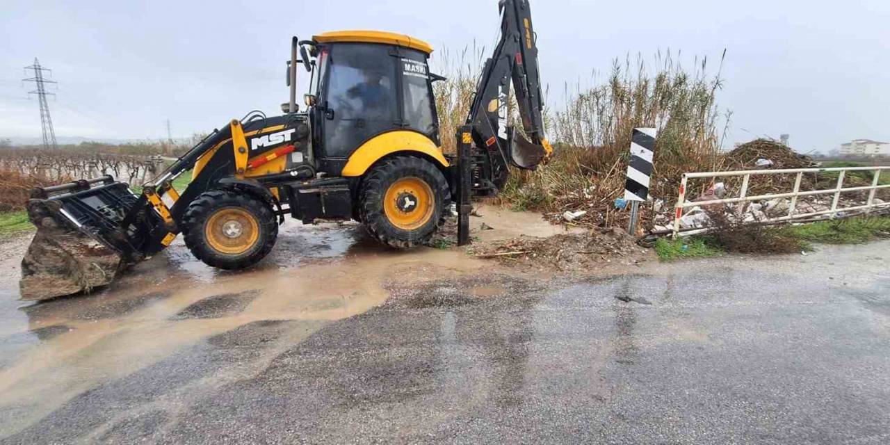 Saruhalı’da Sulama Kanalları Ve Derelere Anında Müdahale