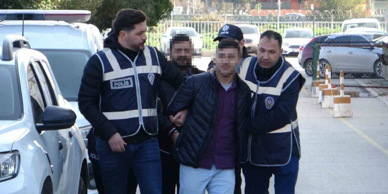 Seyhan Polisinden İki Farklı Eve Baskın: 2 Bin 423 Uyuşturucu Hap İle Silahlar Ele Geçirildi