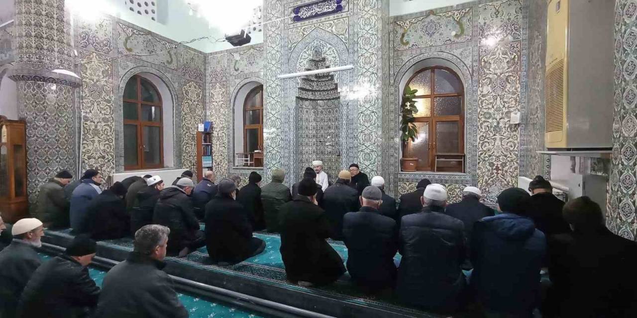 Gediz Ulu Camii’de Şehitler İçin Dua