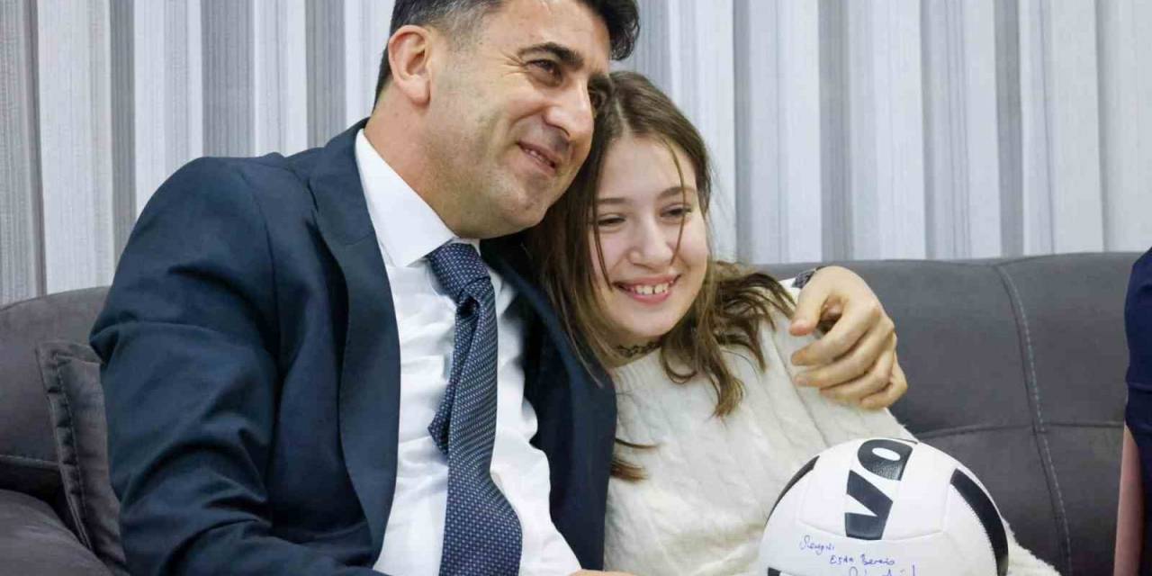 Şehit Yeğeninin İsteğini Kırmadı