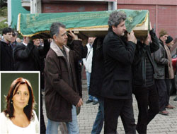 Hastanede ölü bulunan kadın doktor Giresun'da defnedildi