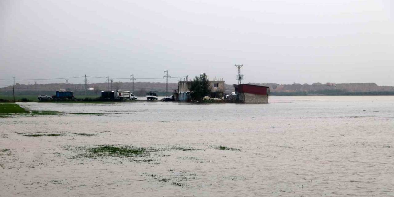 Hatay’da Aşırı Yağışlarla Birlikte Amik Ovası Sular Altında Kaldı