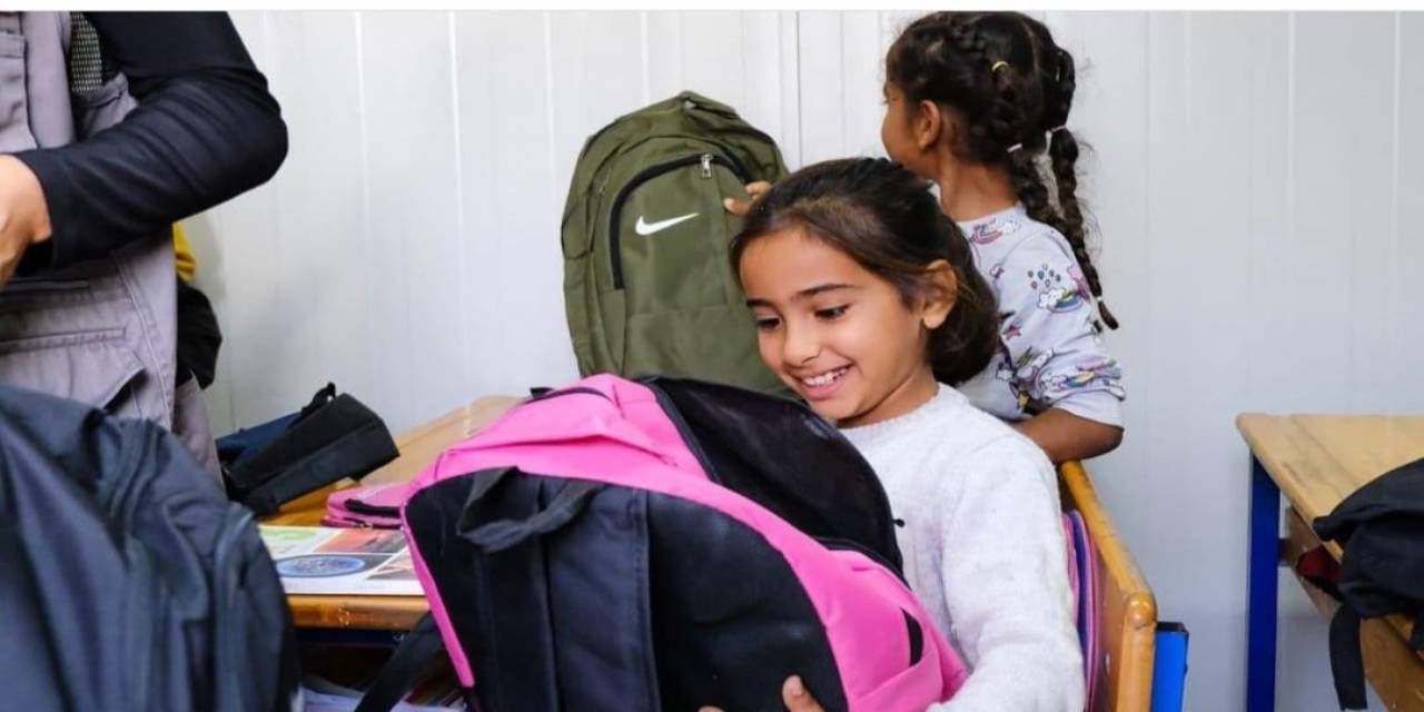 Erzurumlu İş İnsanından Depremzede Öğrencilere Yardım