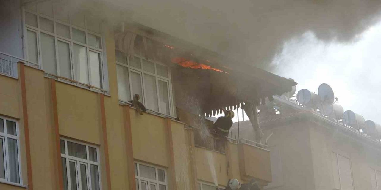 Sobadan Boşaltılan Kül Apartmanı Yakıyordu
