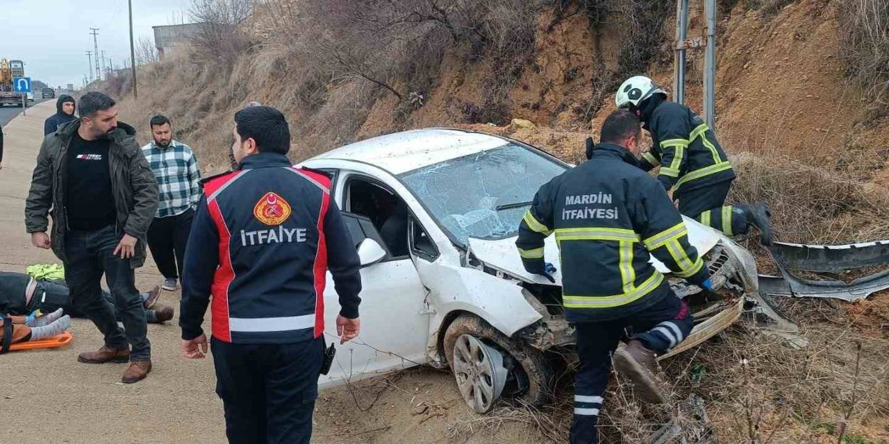 Mardin’de Otomobil Şarampole Uçtu: 1’i Çocuk 4 Yaralı