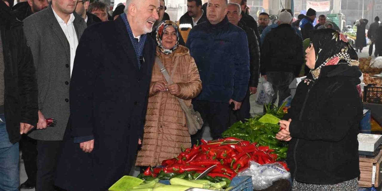 Isparta’da Yoğun Kar Sebebiyle Çöken Kapalı Pazar Yeniden İnşa Edildi
