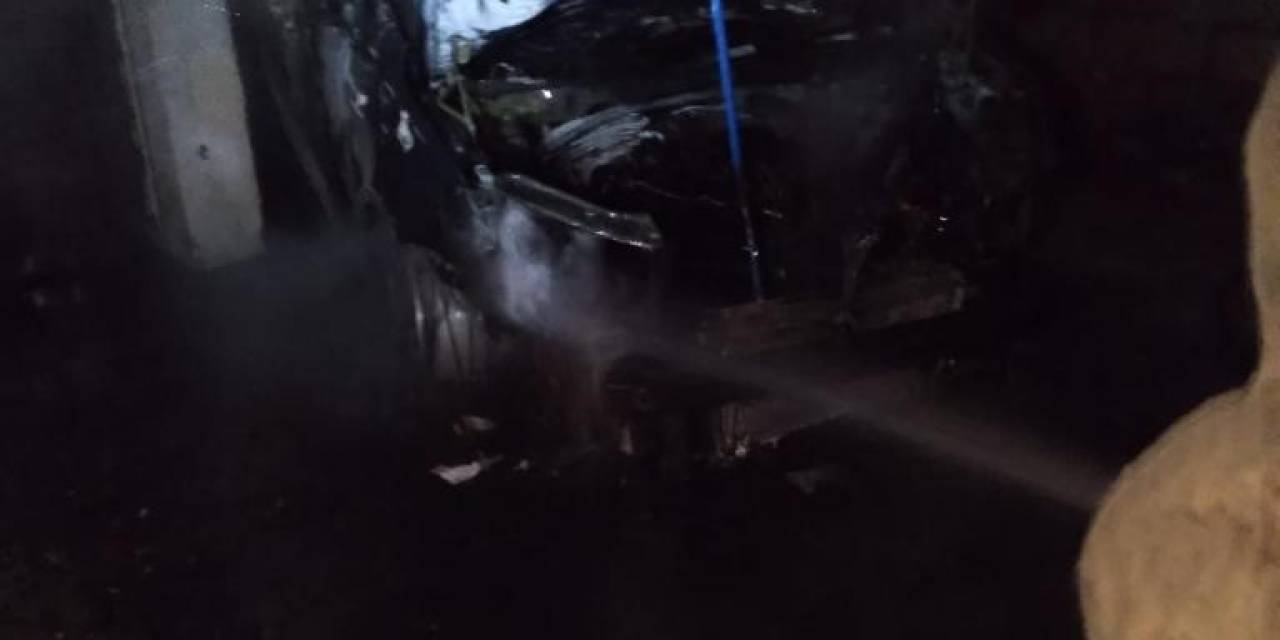 Hatay’da Araçta Çıkan Yangını İtfaiye Ekipleri Söndürdü