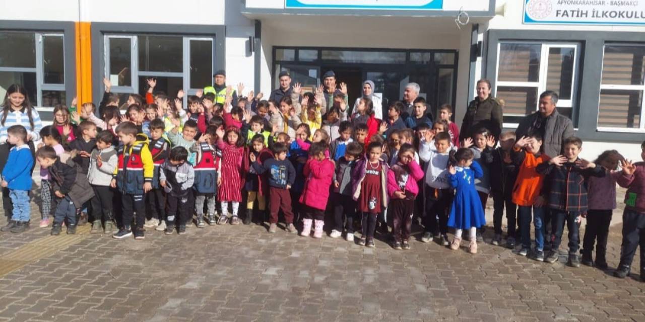 Jandarma Ekipleri Çocuklara Yaptıkları İşi Çizgi Filimle Anlattı.