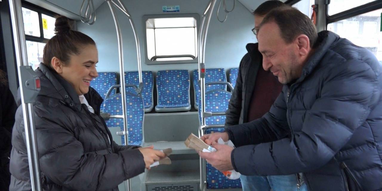 Dolmuşta Unutulan 20 Bin Lira 20 Dakikada Sahibine Ulaştı