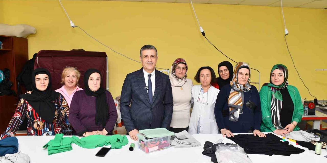 4 Bin 200 Esenyurtlu Hem Meslek Hem İş Sahibi Oldu