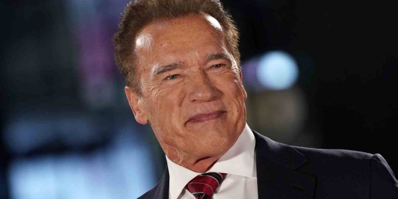Ünlü Oyuncu Schwarzenegger, Havaalanı Gümrüğünde Alıkonuldu