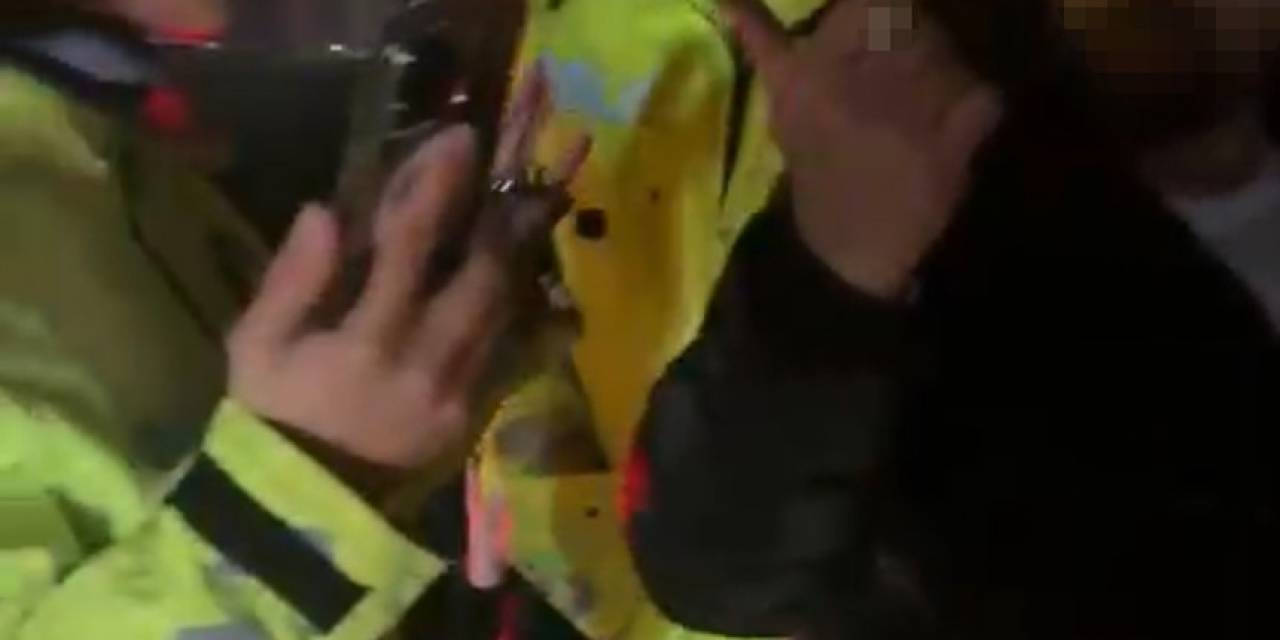 İstanbul’da Taksici Ortalığı Birbirine Kattı: Ehliyetini Vermeyip Polise Direndi