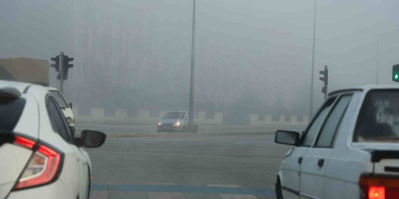 Sürücülere Takip Mesafesinde Hayati Önem Taşıyan 2 Saniye Uyarısı