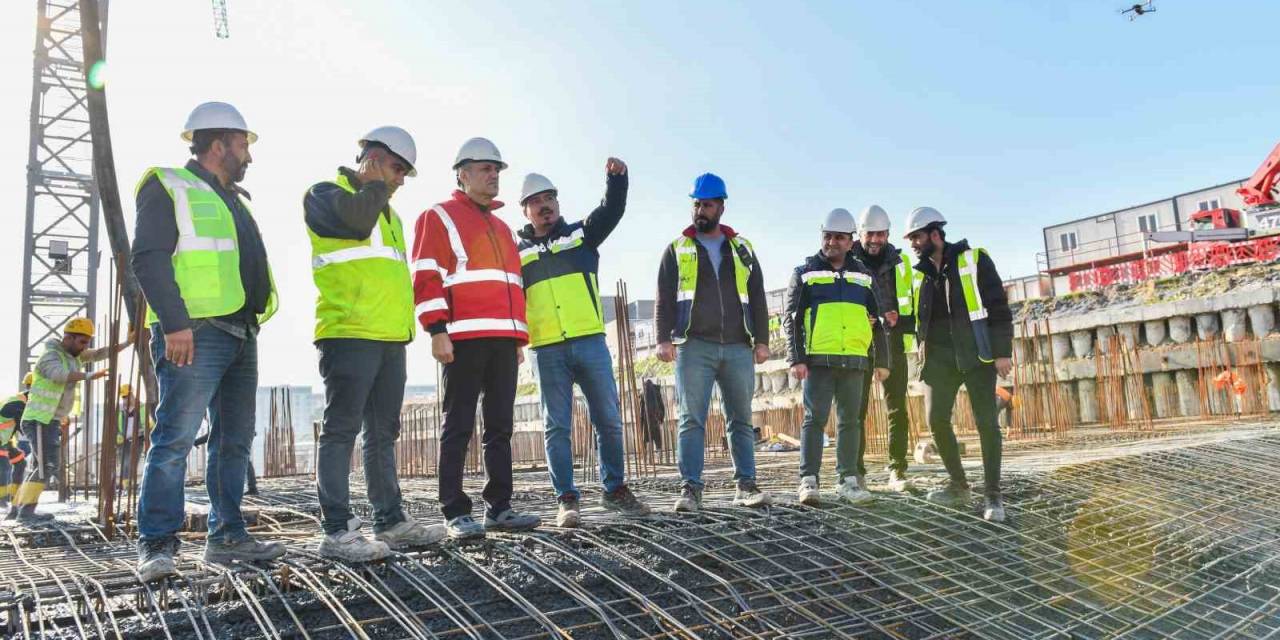 Esenyurt’ta Kampüs Lise Yükseliyor