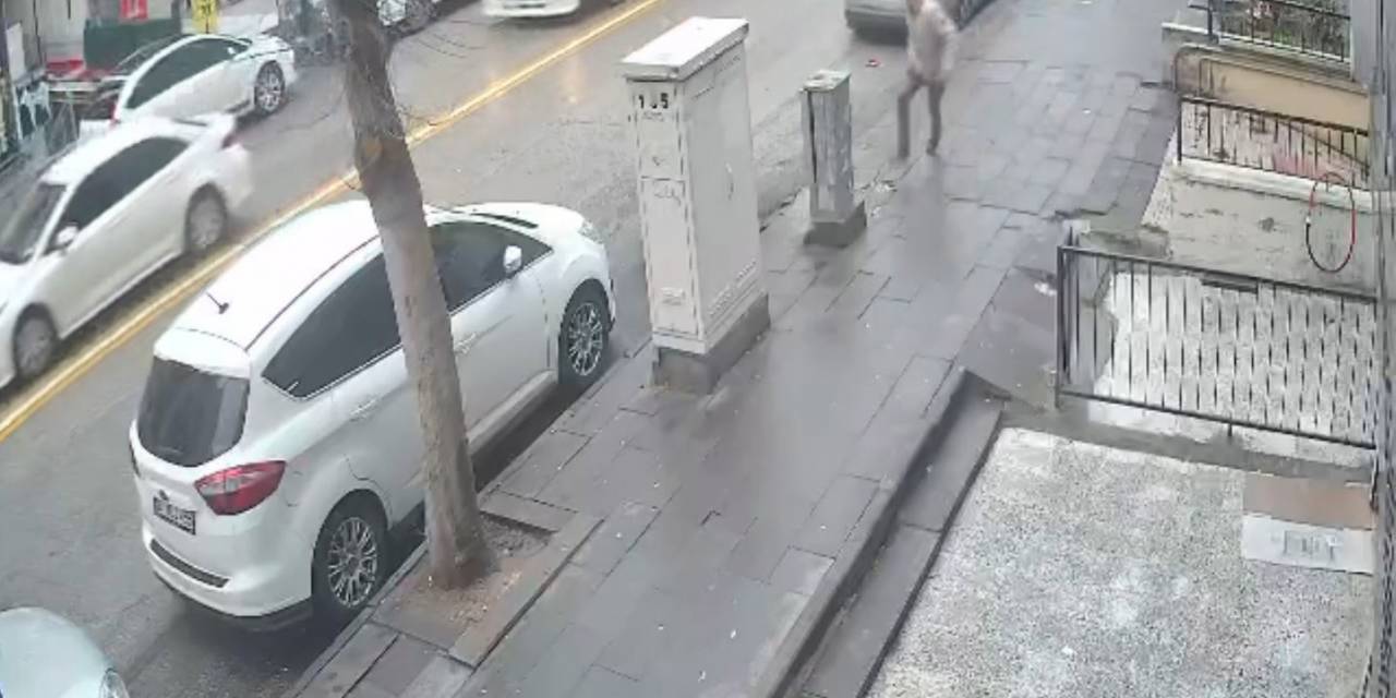 Aracın Altında Kalmaktan Son Anda Kurtuldu