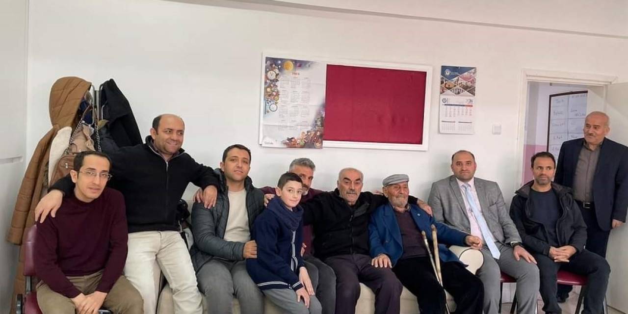 Emekli Öğretmenlere Vefa Yemeği