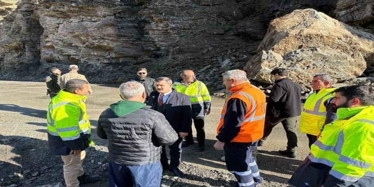 Kaymakam Kumcu Heyelan Bölgesinde İncelemelerde Bulundu