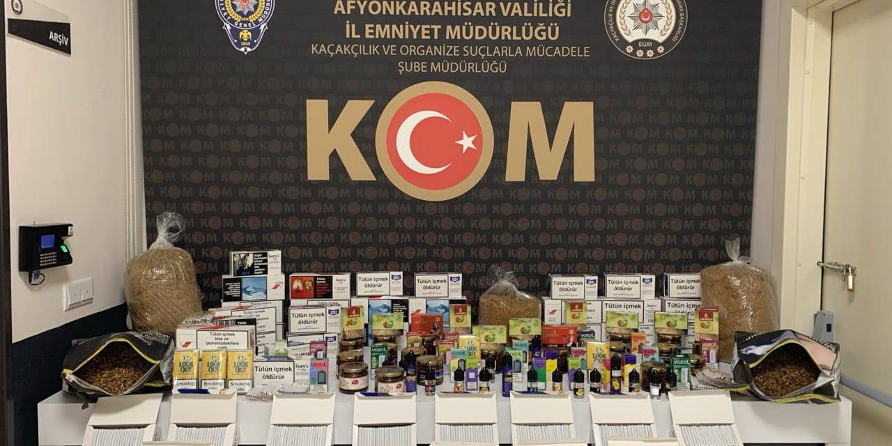 Binlerce Adet Boş Ve Dolu Makaron İle Elektronik Sigara Yakalandı