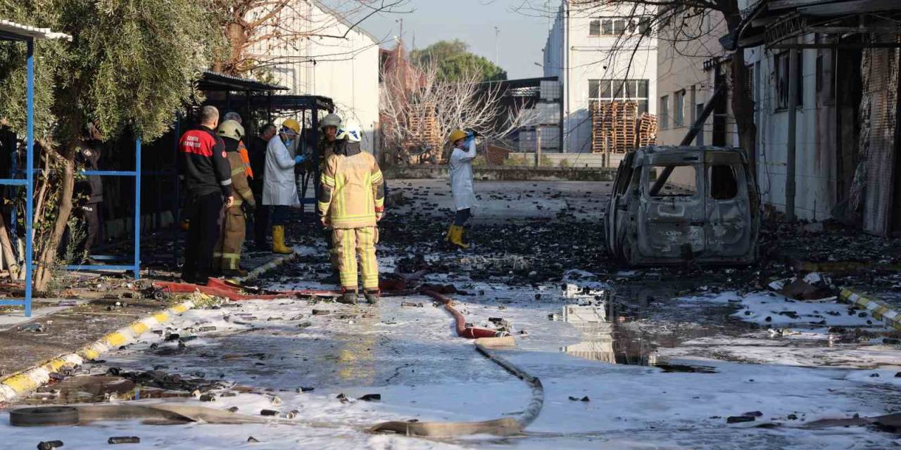 İzmir’deki Yangın Faciasında Ölü Sayısı 2’ye Yükseldi
