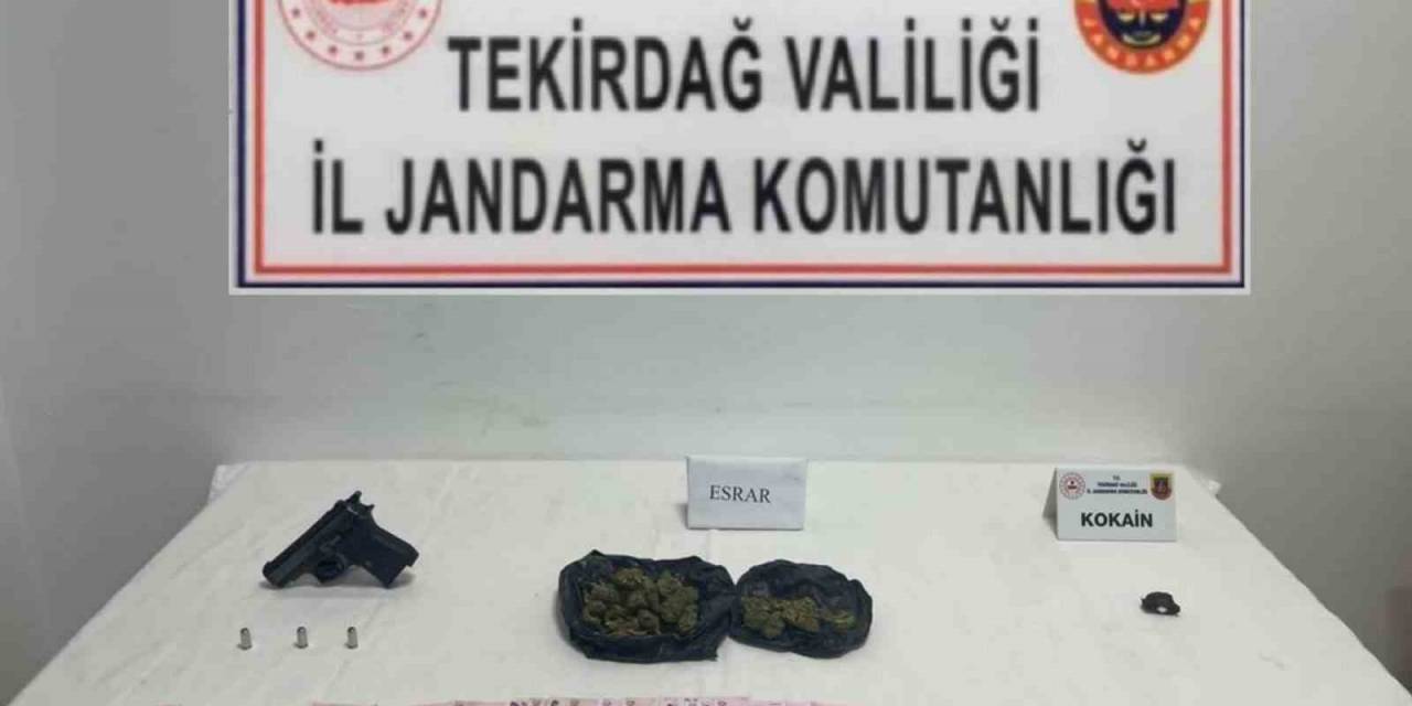 Zehir Taciri Evinde Uyuşturucu Ve Silahla Yakalandı