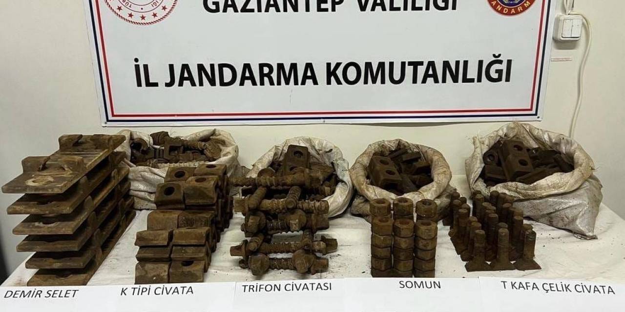 Tren Rayları Malzemelerini Çalan 2 Şahıs Suçüstü Yakalandı