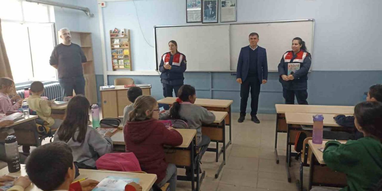 Edirne Jandarması Çocukların Yanında